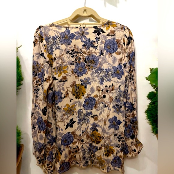 SALE! Cream Blue Floral Embroidered Long Sleeve Blouse - Picture 4 of 6